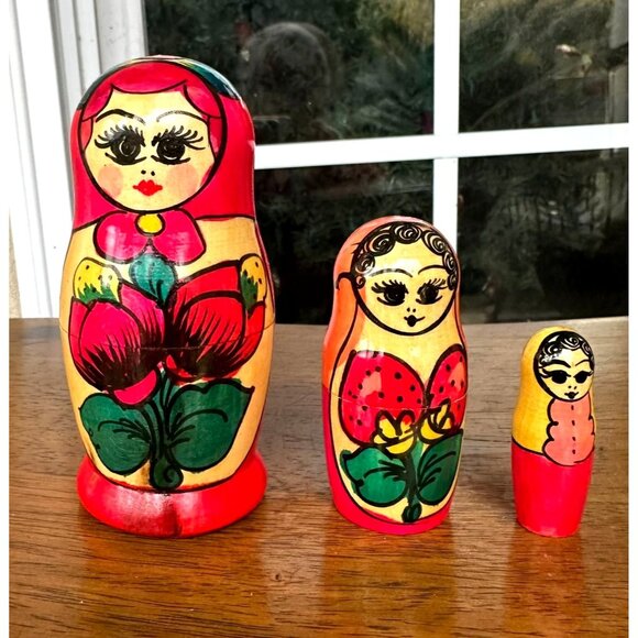 Vintage Russian Nesting Doll Set of 3 Red Floral Matryoshka USSR Christmas - Picture 1 of 12
